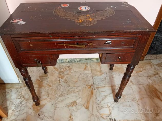 Scrivania da restaurare