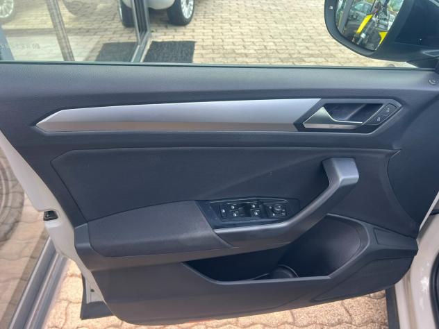 Volkswagen T-Roc 1.5 TSI ACT DSG R-Line - Foto 9