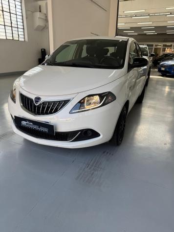 Lancia Ypsilon 1.0 FireFly 5 porte S&S Hybrid Ecochic Silver - Foto 2