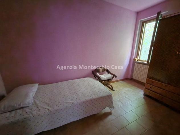 CASA SINGOLA CON DUE APPARTAMENTI, AMPIO TERRENO E VISTA PANORAMICA - Foto 12