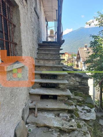 V000450 - CASA ANTICA CON RUSTICI E TERRENO - Foto 9