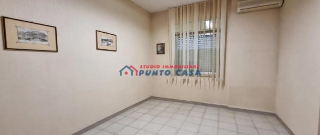 VIA VIRGILIO – Appartamento non arredato al P.T. rialzato, 130 mq ca. – 4 vani + acc. + n. 2 p.auto. Buone condizioni. Euro 500 CL GI - Foto 6