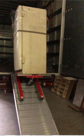 MOVIMENTAZIONE SU SCALA CON CARRELLO CINGOLATO ROBOTIZZATO - Foto 5
