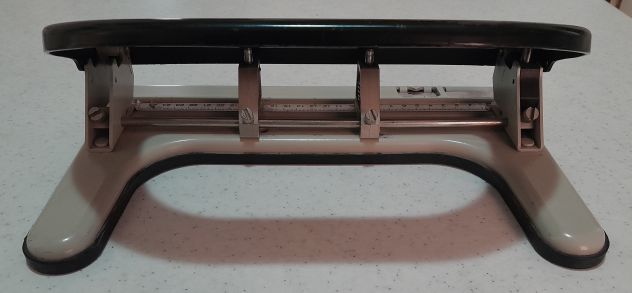 Perforatore a 4 fori regolabili - Usato ma perfettamente funzionate e completo - - Foto 7