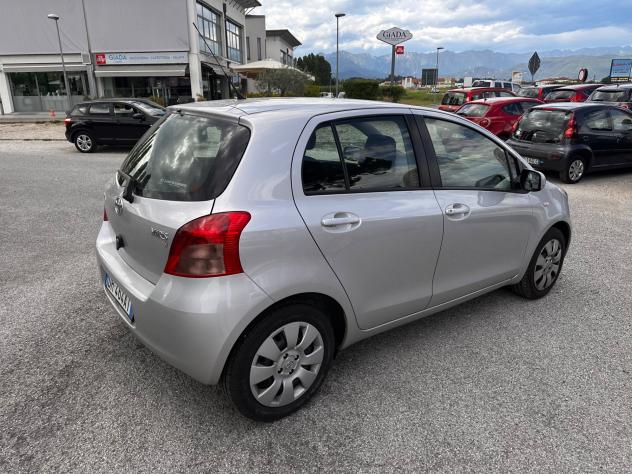 Toyota Yaris 1.3 5 porte - Foto 4