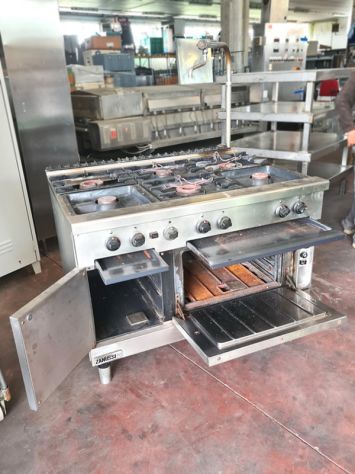 CUCINA PROFESSIONALE A 6 FUOCHI INOX USATA
