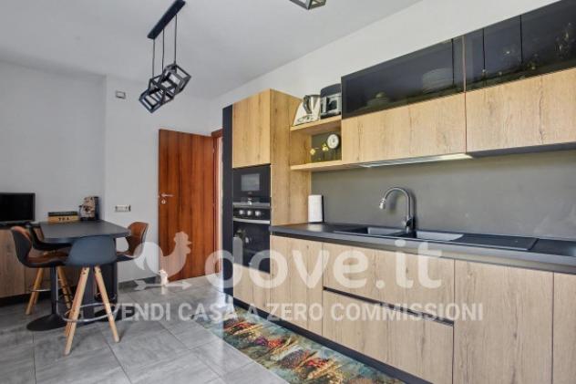 Villa di 170 m² con 4 locali e box auto in vendita a Leggiuno - Foto 11