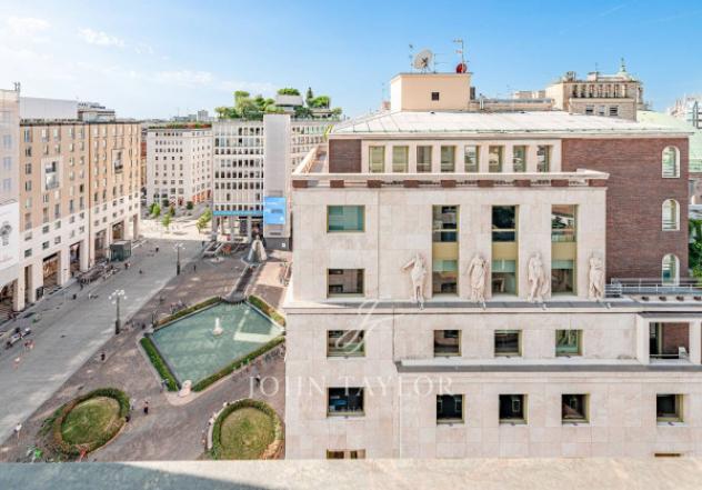 Immobile di 280 m² con più di 5 locali in affitto a Milano