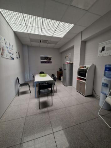 Immobile di 665 m² con più di 5 locali in affitto a Vanzago - Foto 11