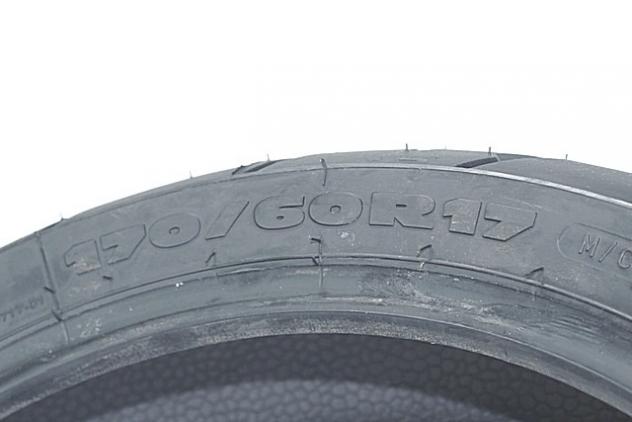 PNEUMATICO SEMINUOVO POSTERIORE PER MOTO MICHELIN ANAKEE III RADIAL 170/60 R17 ANNO 2015 TIRE 95% - Foto 4