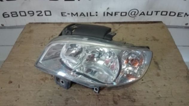 Fari anteriori Seat Ibiza del 2001 - Foto 3