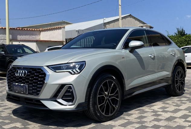 Audi Q3 SPB S line interno ed esterno 2.0 TDI 150CV s-tronic 35