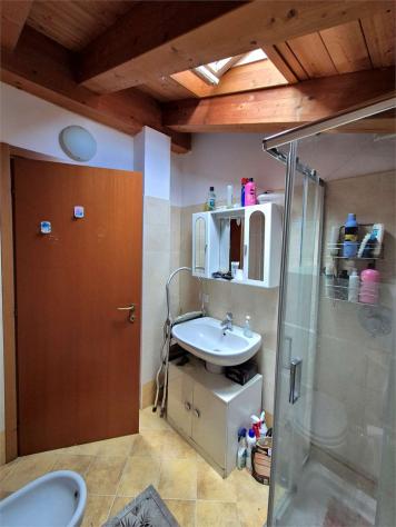 V005483 - Recente appartamento su due livelli con terrazzo solarium e doppi garage - Foto 13