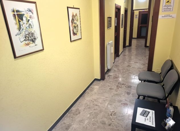 Stanza ad uso ufficio. - Foto 2