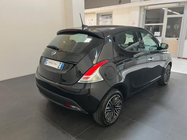 Lancia Ypsilon 1.0 FireFly 70cv Hybrid Silver Plus - Foto 5