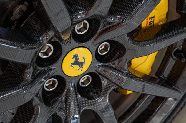 FERRARI SF90 Spider TAILOR MADE|ASSETTO FIORANO ESTESO|CARBON rif. 24161560 - Foto 10