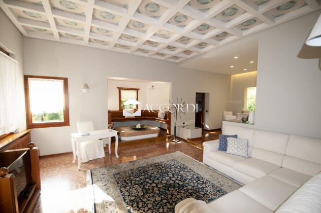 VILLA di 8 vani e di 755 mq (SAN PIETRO DI FELETTO) rif. MM101_5 - Foto 12