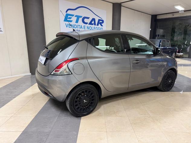 Lancia Ypsilon 1.2 69 CV 5 porte GPL Ecochic Gold - Foto 6