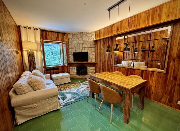 Terminillo Elegante Chalet – Camino, Vista Bosco, Wi-Fi e Comfort - Foto 2