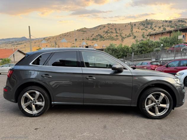AUDI Q5 40 TDI quattro S tronic S line plus - Foto 4
