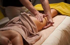 Massaggi... SOLO clientela FEMMINILE Tel:3456101373