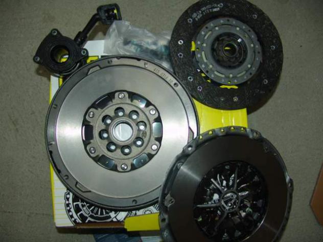 Kit frizione e volano ford focus 2.0 tdci 5666003