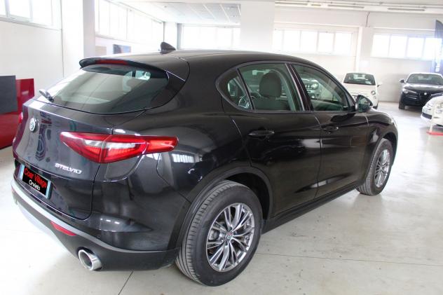Alfa Romeo Stelvio Stelvio 2.2 t Business Q4 180cv auto - Foto 4