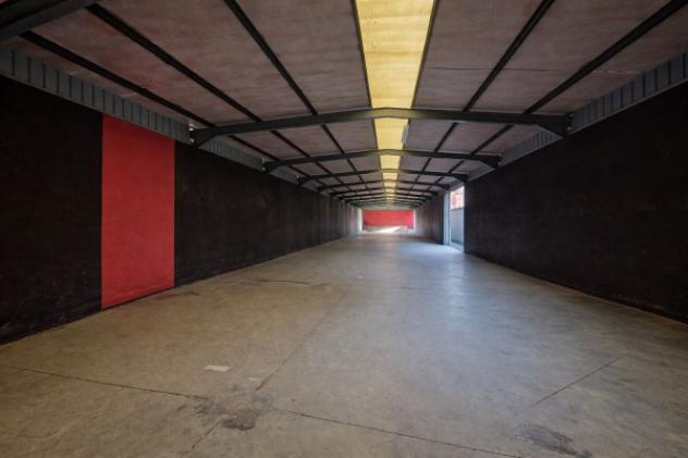 Immobile di 2700 m² con più di 5 locali in vendita a Pero - Foto 11