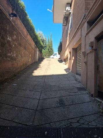 Deposito C6 a Tor Tre Teste Via Giuseppe Candiani
