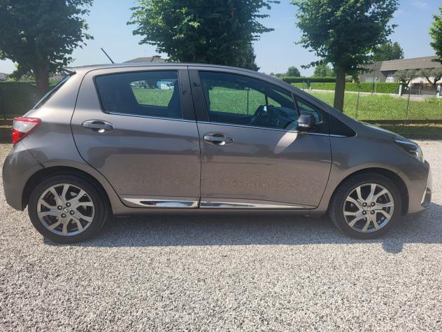 Toyota Yaris 1.0 5 porte Lounge - Foto 3