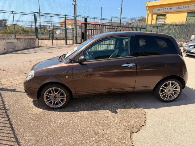 Lancia Ypsilon 1.3 MJT 75 CV Platino - Foto 2