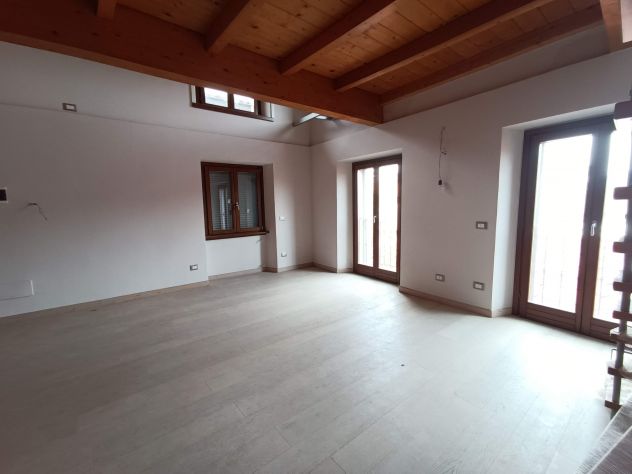 APPARTAMENTO ULTIMO PIANO, NUOVISSIMO - Foto 6