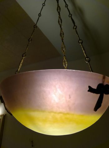 Lampadario in pate' de ver montatura in bronzo