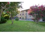 Villa con giardino in zona collinare nelle vicinanze di Soave.