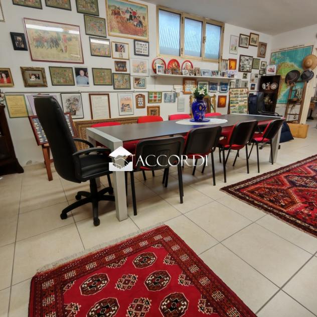 LOCALE COMMERCIALE di 4 vani e di 133 mq (CAERANO DI SAN MARCO) rif. BL138 - Foto 15