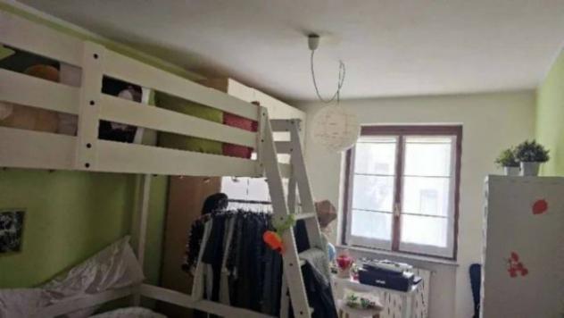 Immobile in asta di 322 m² con più di 5 locali e box auto doppio in vendita a Borgomanero - Foto 2