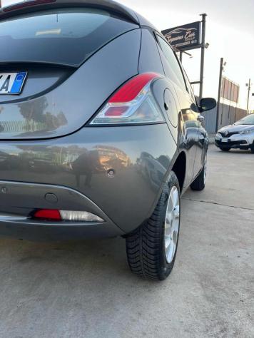 LANCIA Ypsilon 0.9 TwinAir 85 CV 5 porte Metano Ecochic Platinum rif. 23193465 - Foto 3