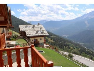 Appartamento di 78 m² con 2 locali e box auto in affitto a Bardonecchia