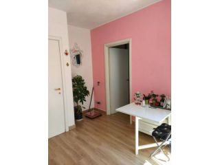 INFERNETTO BILOCALE ARREDATO CON TERRAZZO PRIVATO