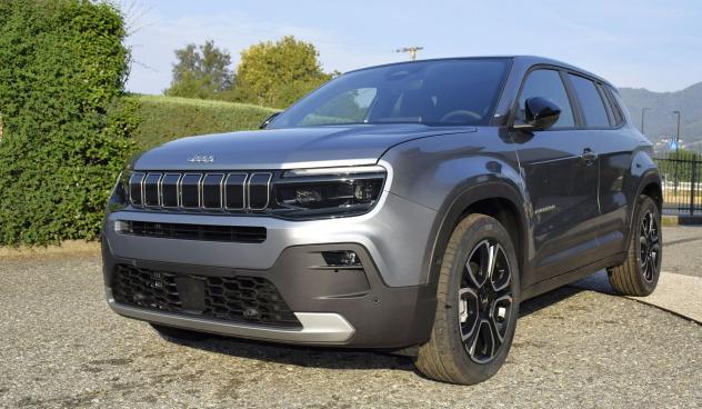 Jeep Avenger Avenger 1.2 turbo mhev Summit TETTO APRIBILE 110cv edct6 - Foto 3