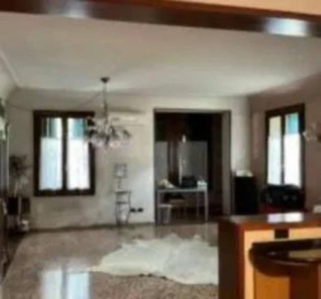 Immobile in asta di 465 m² con più di 5 locali e box auto in vendita a Lonigo - Foto 6