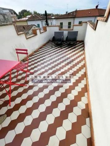 CASA INDIPENDENTE di 10 vani e di 230 mq (VIAREGGIO - Viareggio) rif. A1017 - Foto 8