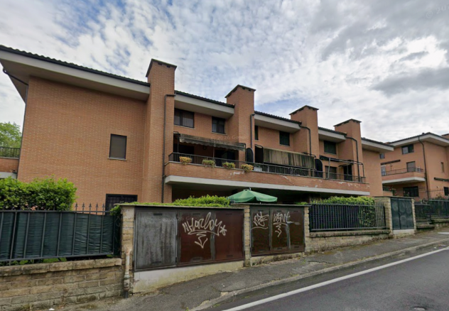 FIANO ROMANO BILOCALE ARREDATO CON POSTO AUTO,CANTINA E GIARDINO DI 80MQ