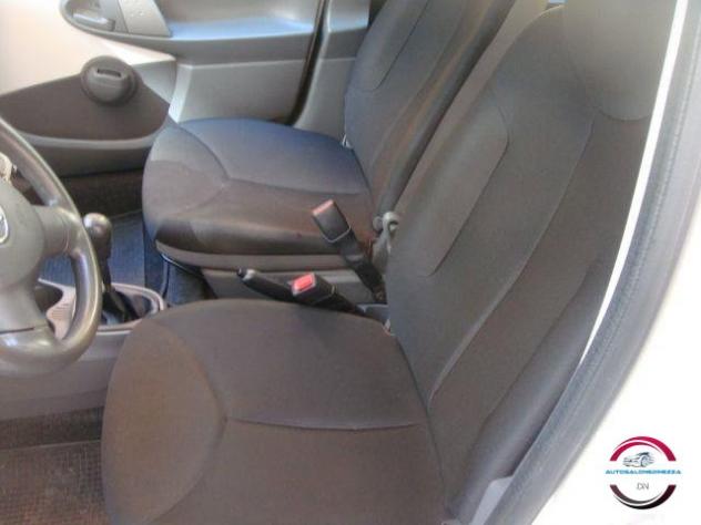 TOYOTA - Aygo - 12V VVT-i 5 porte Now Connect - Foto 9