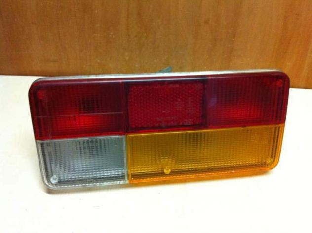 Faro / Fanale Posteriore Destro con profilo cromato ALFETTA