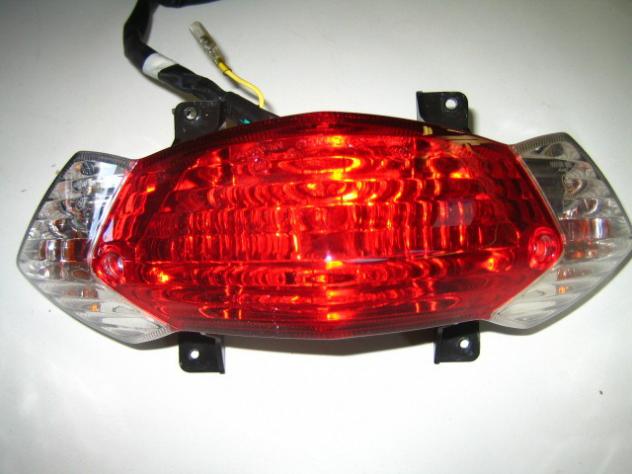 FARO POSTERIORE PEUGEOT TWEET RS 125 2016 KM 3000 PE802069