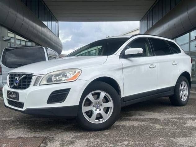 VOLVO XC60 D3 AWD Geartronic Momentum rif. 24182385