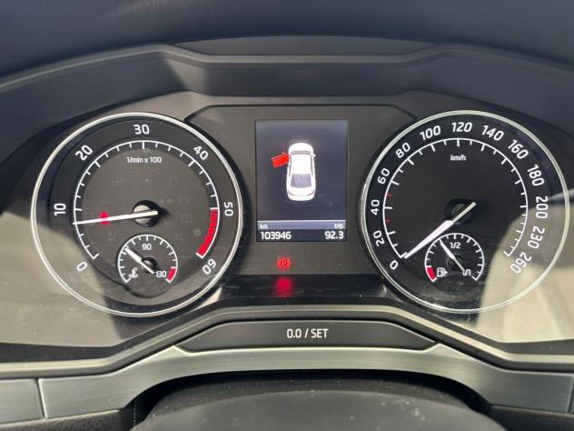 Škoda Superb 2.0 TDI AMBITION 110KW - Foto 9