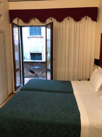 AFFITASI A LUGLIO A VENEZIA CENTRO STANZA PER 4 NOTTI PER 2 PERSONE - - Foto 4