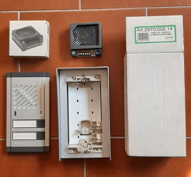 Kit per Targa Pulsantiera citofonica Urmet (Vimar) 2 posti incasso completa che